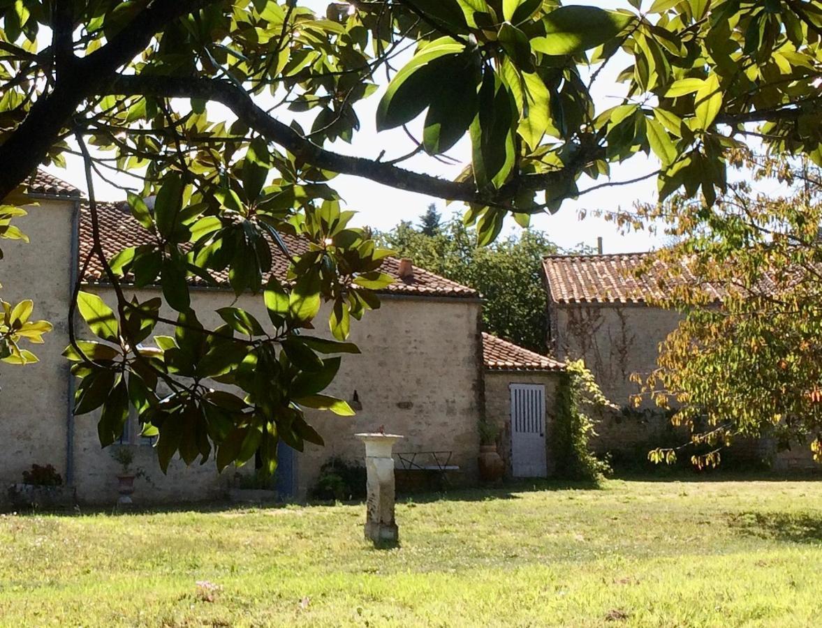 Logis De La Touche Bed and Breakfast Saint-Hilaire-des-Loges Eksteriør billede